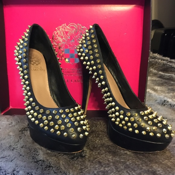 Host Pick |Vince Camuto - Picture 2 of 5